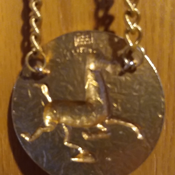 1974 Vintage medallion - Picture 2 of 3